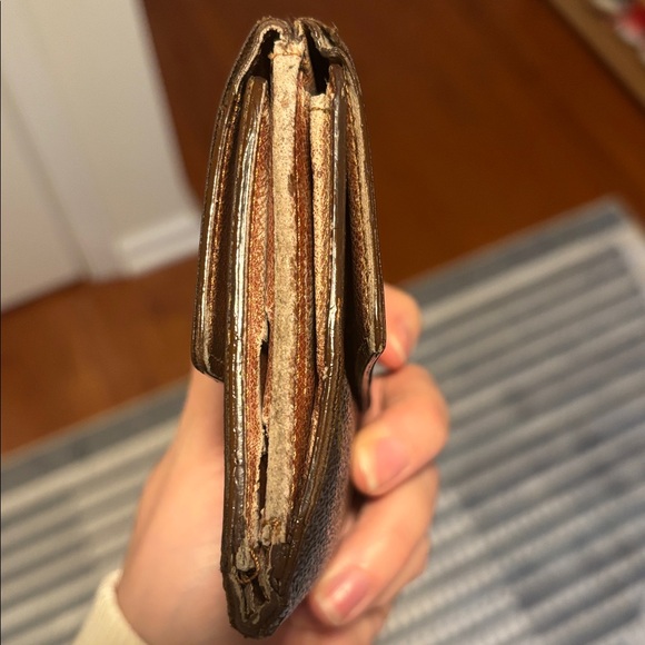 Louis Vuitton Dark Brown Monogram Wallet-Call outs - Picture 2 of 14